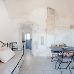 Guesthost - White Stone * Ostuni
