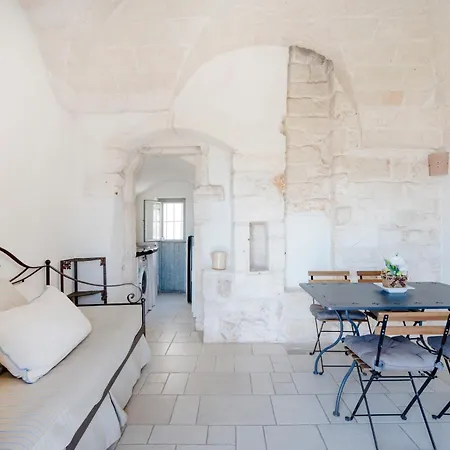 Guesthost - White Stone * Ostuni